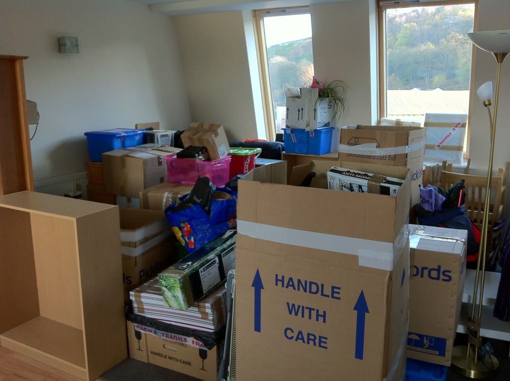 Moving services in Ottawa have tips and schedules that can help save you from stress when unpacking.