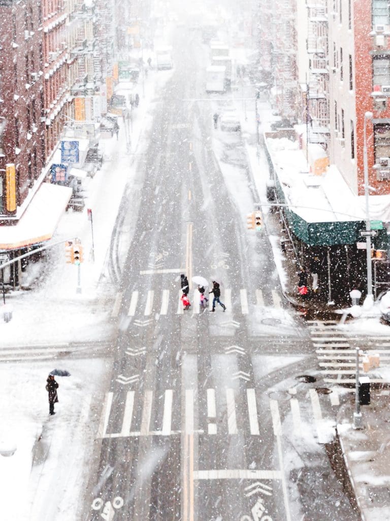 10 Tips to Survive Winter Moves 1 City view of a cold winter day