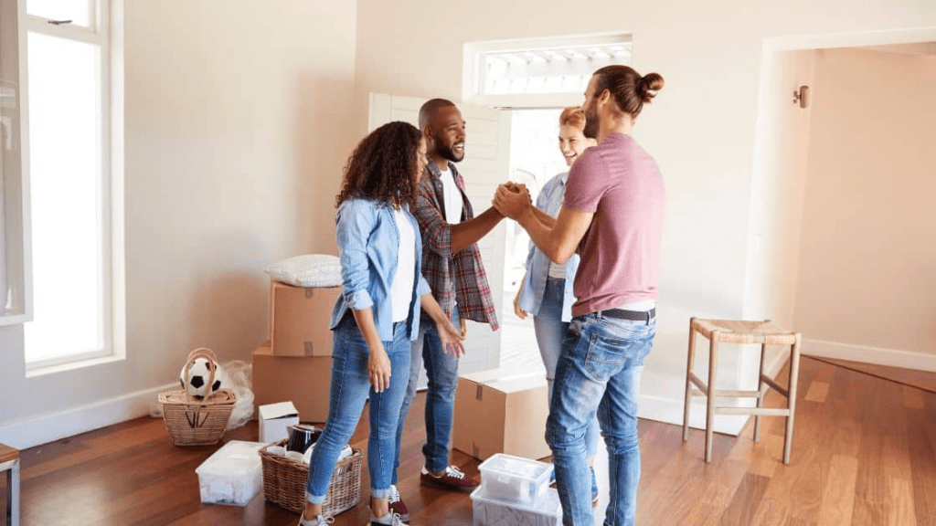 Professional Help for Moving - Furniture and Upstairs/Downstairs Services in Ottawa 3 Friends and professional movers in Ottawa, Canada, helping with their moving needs